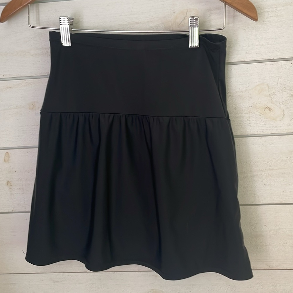 St. John's Bay women’s swim skirt black size 8 cover up vacation poolside beach - Picture 4 of 4